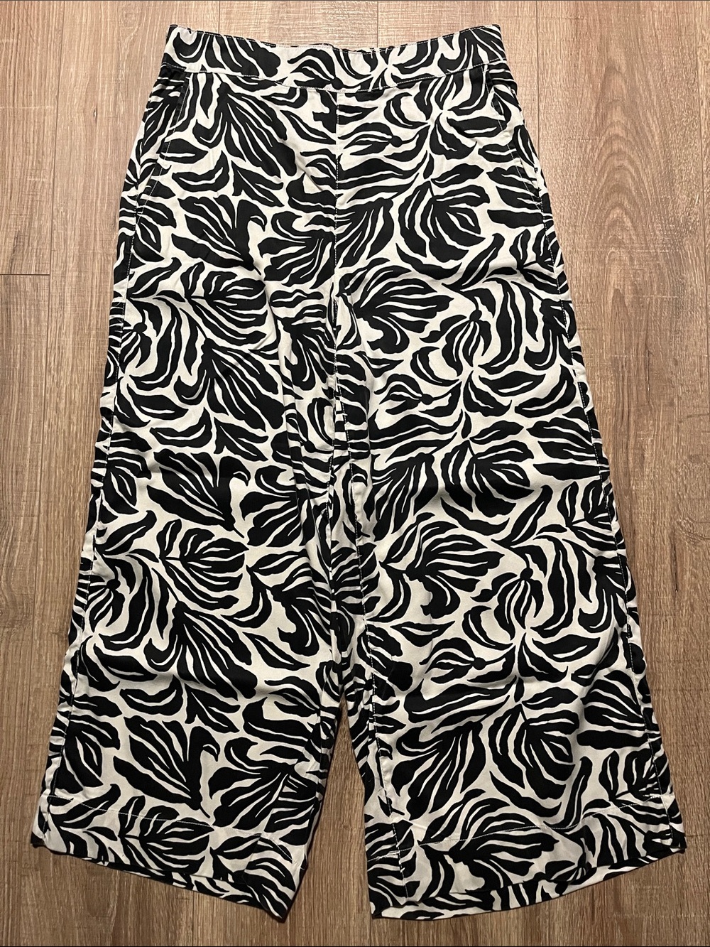 Nicole Miller Black and White Floral Wide Leg Statement Print Pants Size L